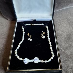 NWT 14k  Fresh water pearl necklace & earrings set retail $300